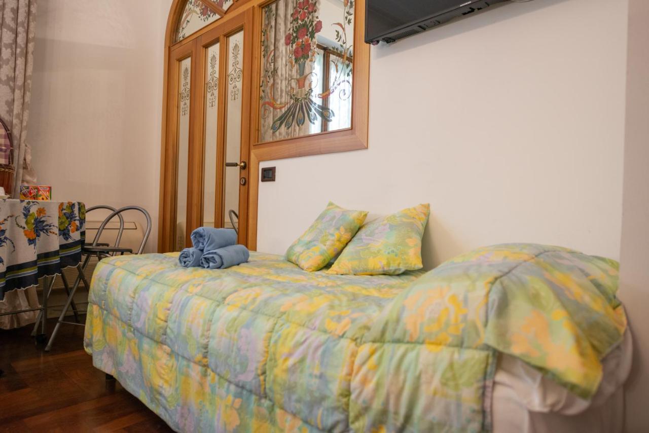 B&B Family First Capriate San Gervasio Exterior foto