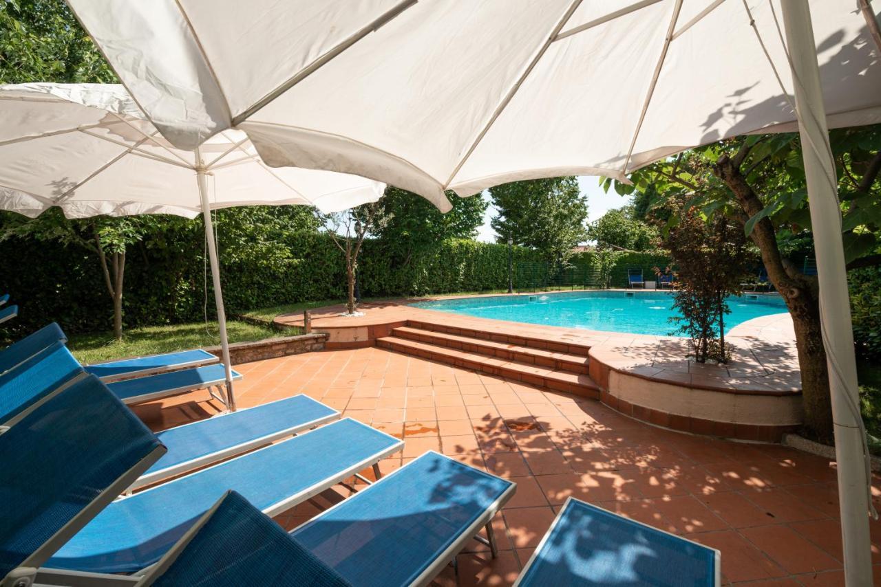 B&B Family First Capriate San Gervasio Exterior foto