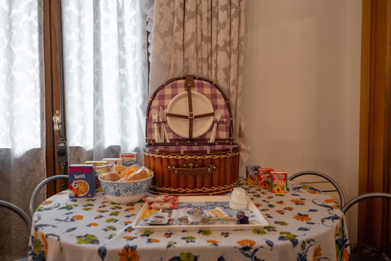B&B Family First Capriate San Gervasio Exterior foto